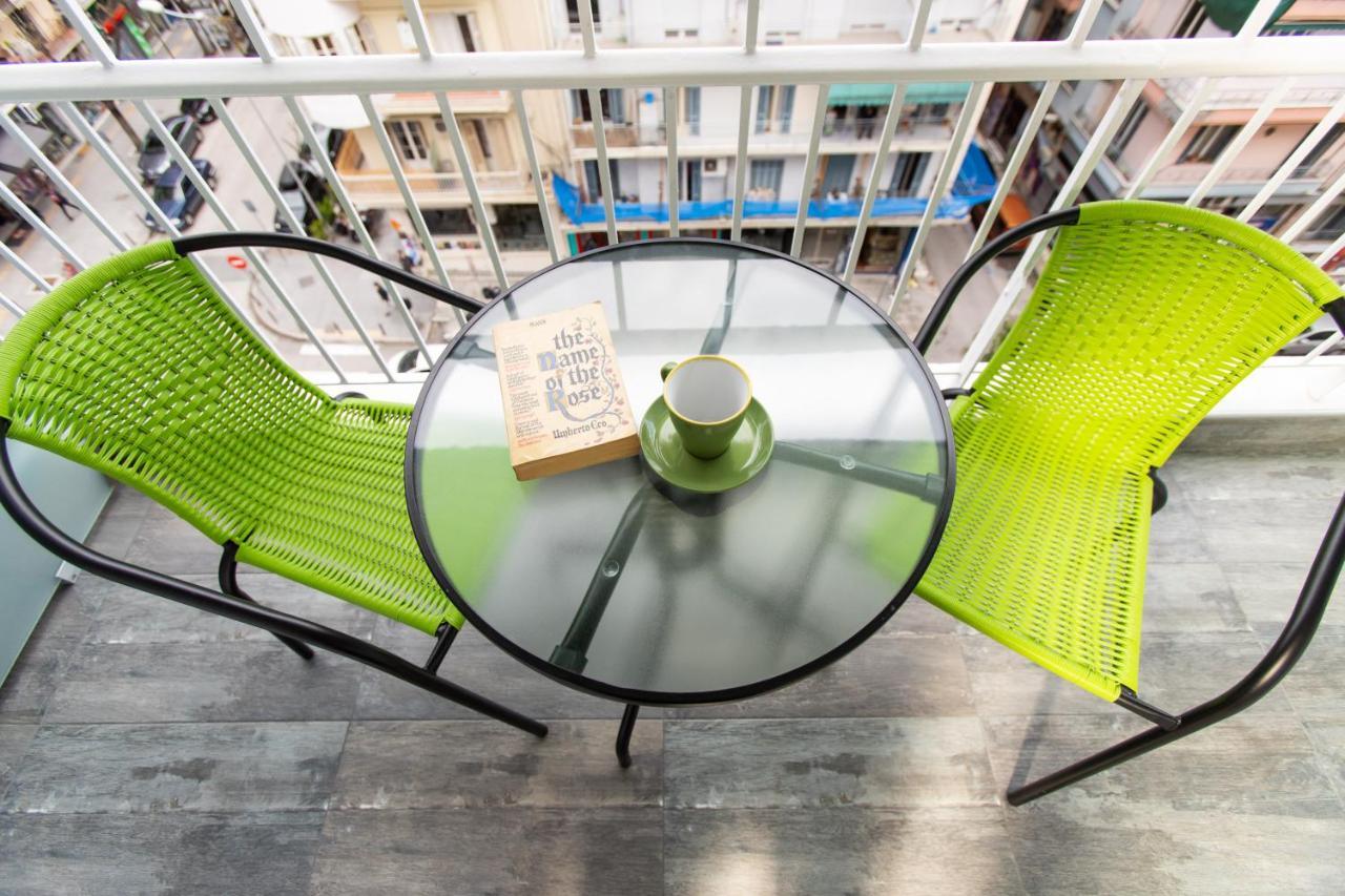 Downtown Luxury Boutique Suites : The Yellow Suite Szaloniki Kültér fotó