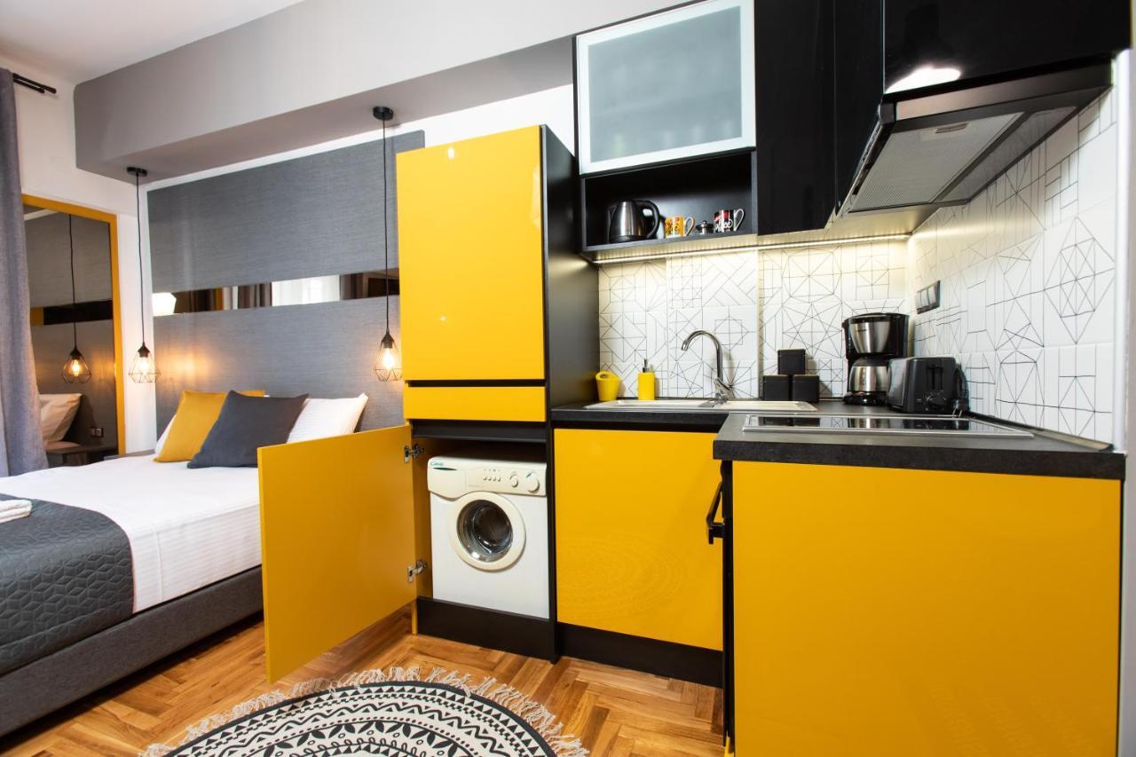 Downtown Luxury Boutique Suites : The Yellow Suite Szaloniki Kültér fotó