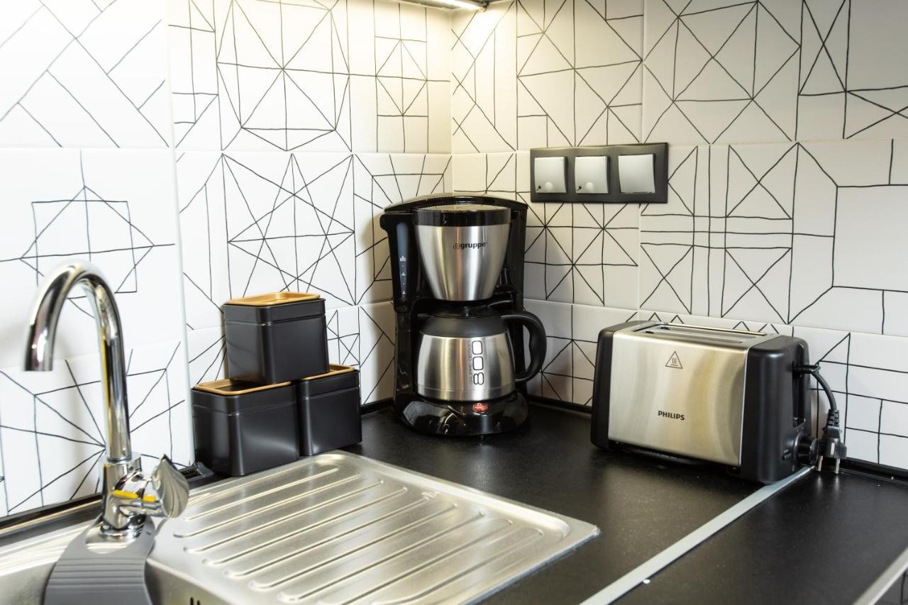 Downtown Luxury Boutique Suites : The Yellow Suite Szaloniki Kültér fotó