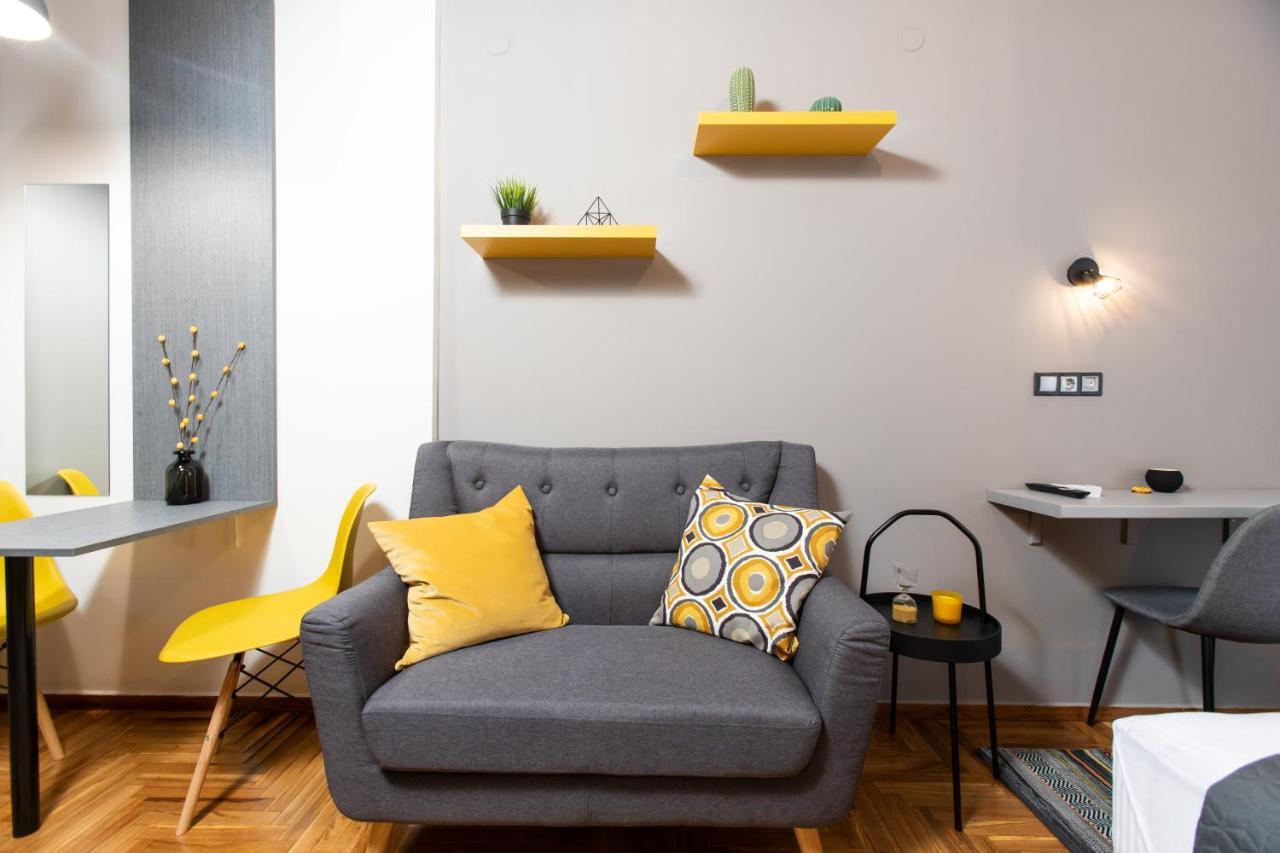 Downtown Luxury Boutique Suites : The Yellow Suite Szaloniki Kültér fotó