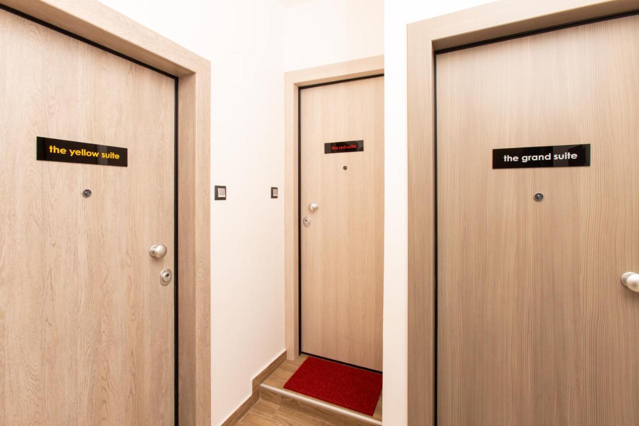 Downtown Luxury Boutique Suites : The Yellow Suite Szaloniki Kültér fotó