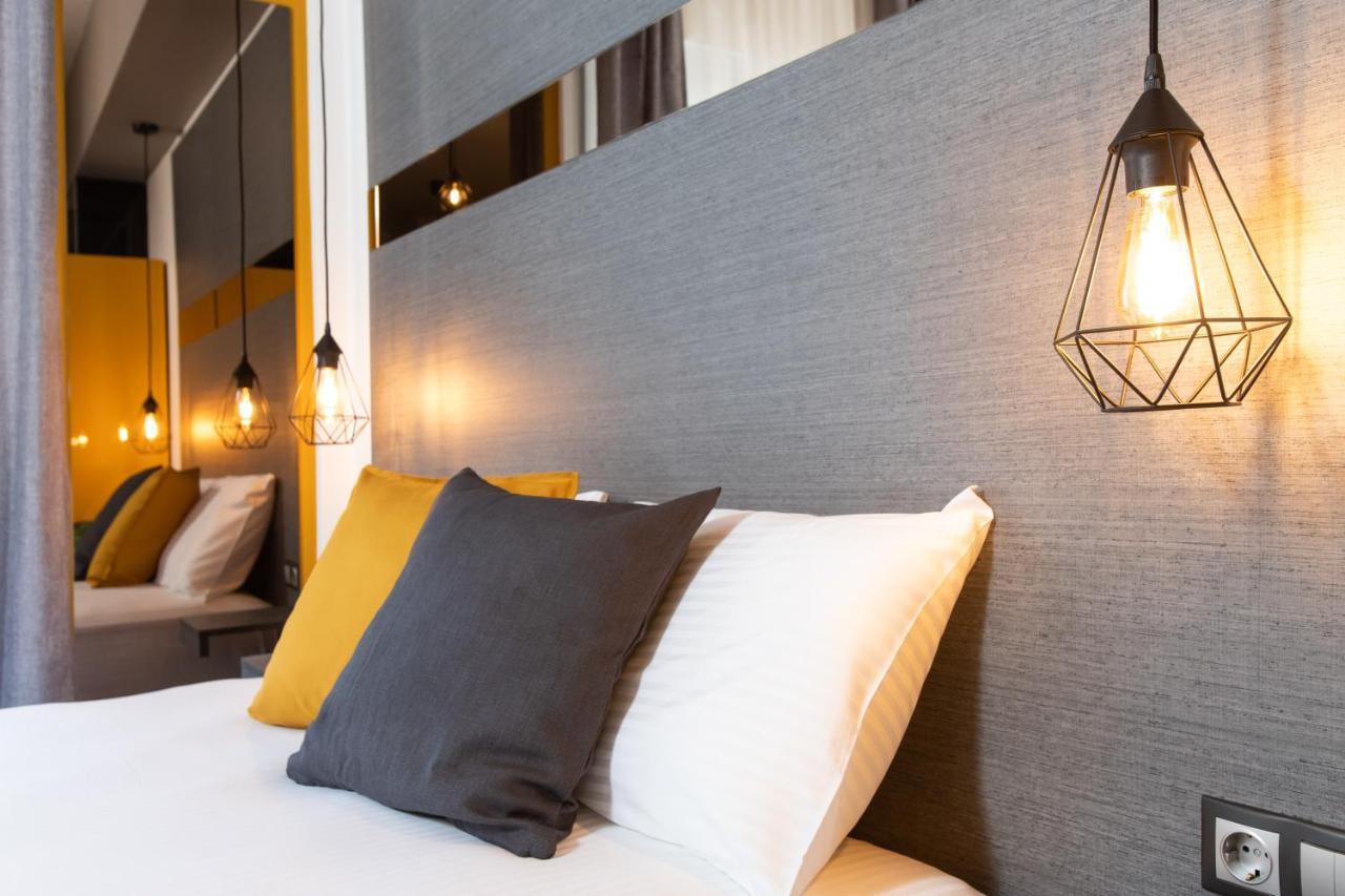 Downtown Luxury Boutique Suites : The Yellow Suite Szaloniki Kültér fotó