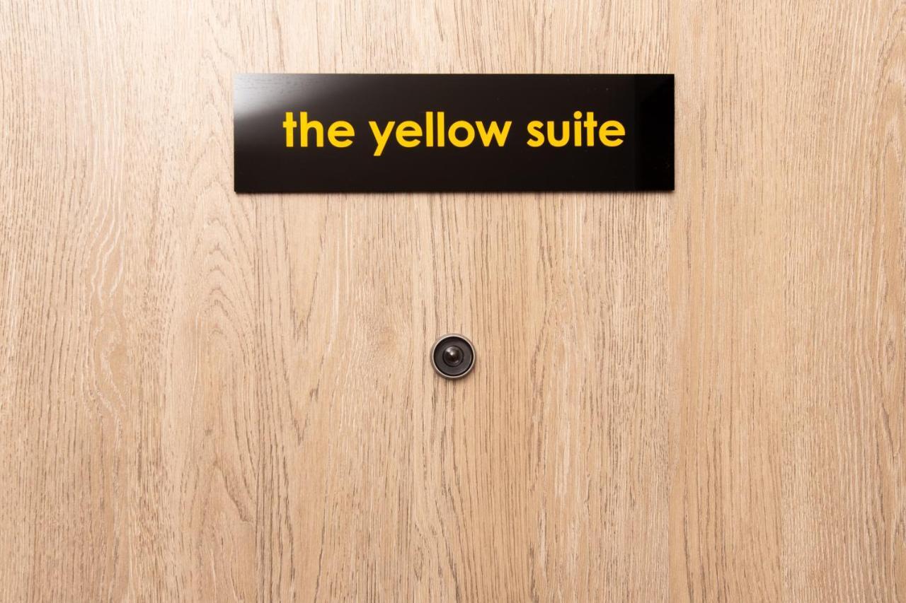 Downtown Luxury Boutique Suites : The Yellow Suite Szaloniki Kültér fotó